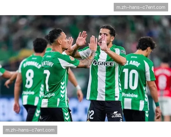 贝蒂斯右路进攻体系面临调整 主力边锋伤缺影响传中质量